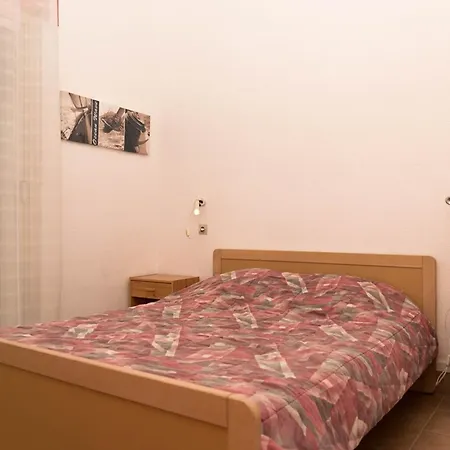 Appartement Le Lavandou, T2 - 4 Personnes, Vue Mer, Accès Direct à La - Fr-1-803-61 *