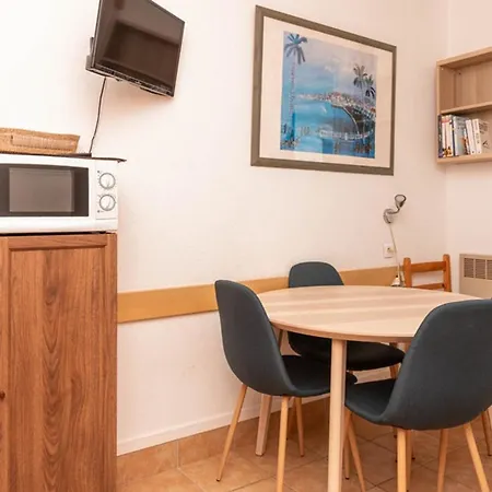 Le Lavandou, T2 - 4 Personnes, Vue Mer, Accès Direct à La - Fr-1-803-61 Appartement